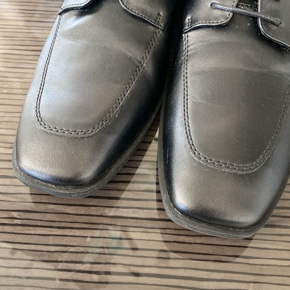 Calvin Klein shoes. Size 8.5 - Picture 4 of 9